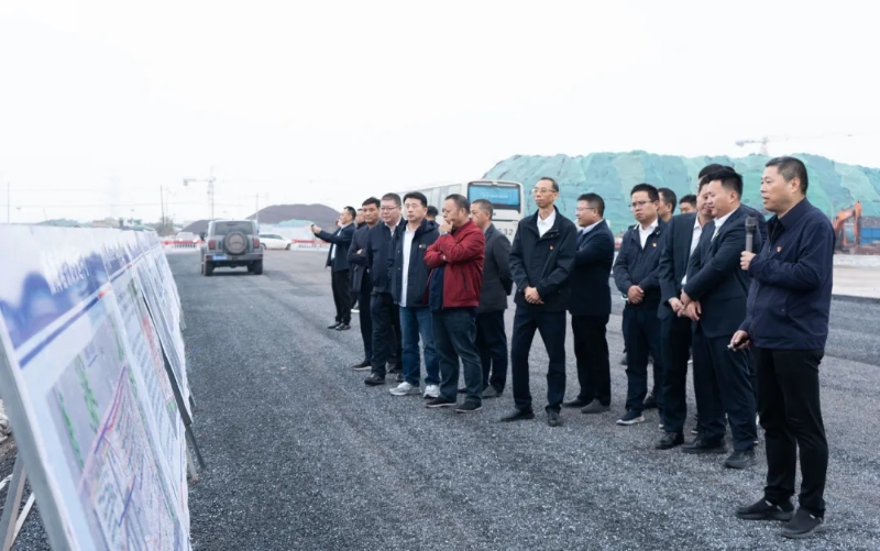 金華市國(guó)際陸港集團(tuán)有限公司組織召開(kāi)三季度黨建現(xiàn)場(chǎng)會(huì)